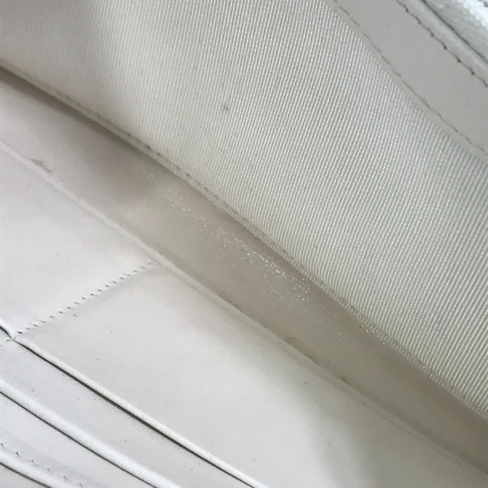 CHANEL White Caviar Leather Logo Wallet